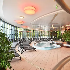 & Park 4* Eger