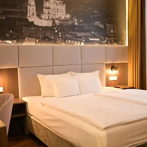 Hotell 12 Revay, Budapest